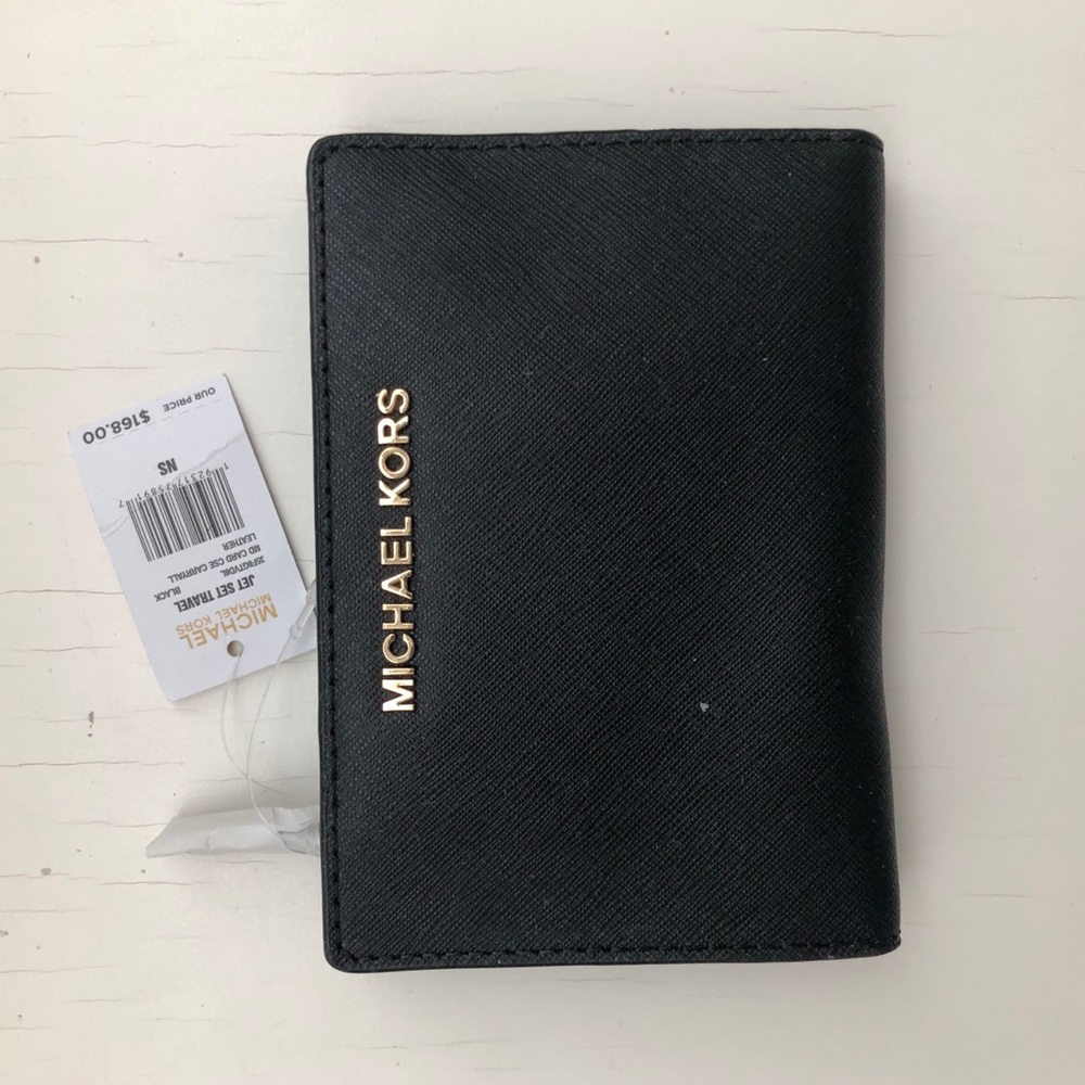 Michael Kors Jet Set Travel Wallet w/mid card case Black